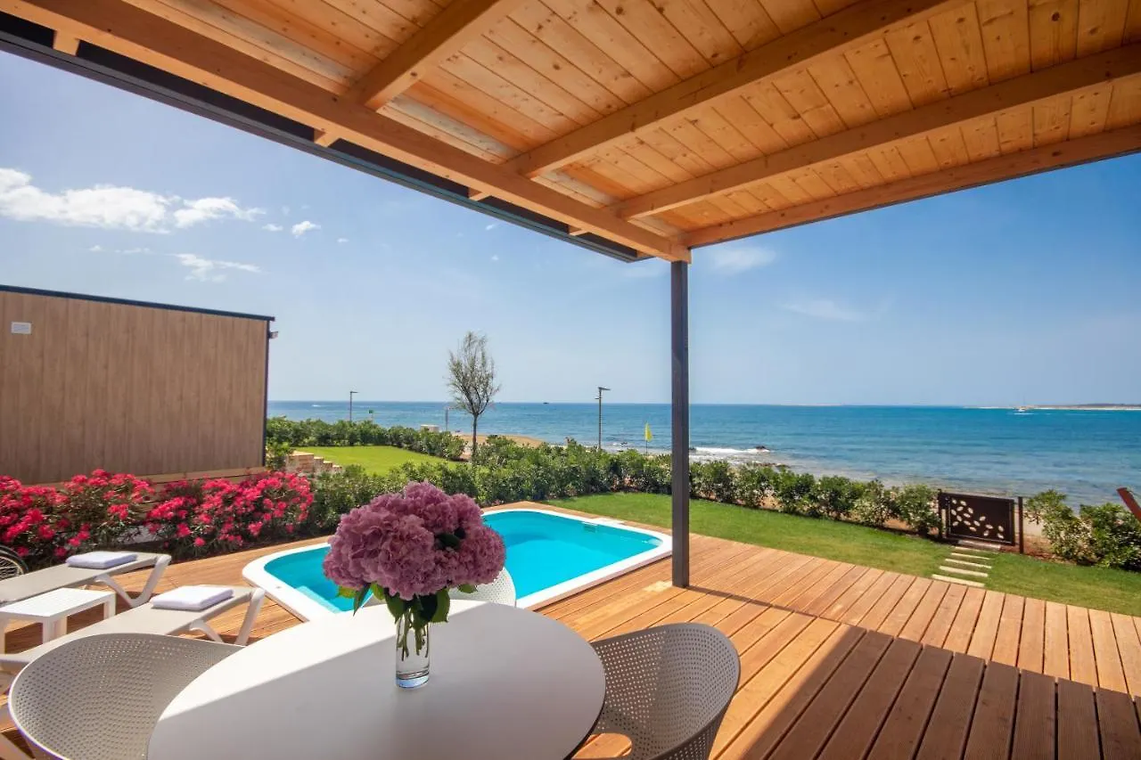 פארק נופש מדולין Arena Grand Kazela Camping Homes