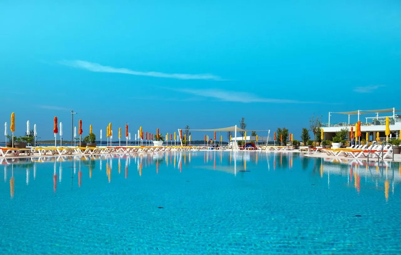 Arena Grand Kazela Camping Homes Holiday park